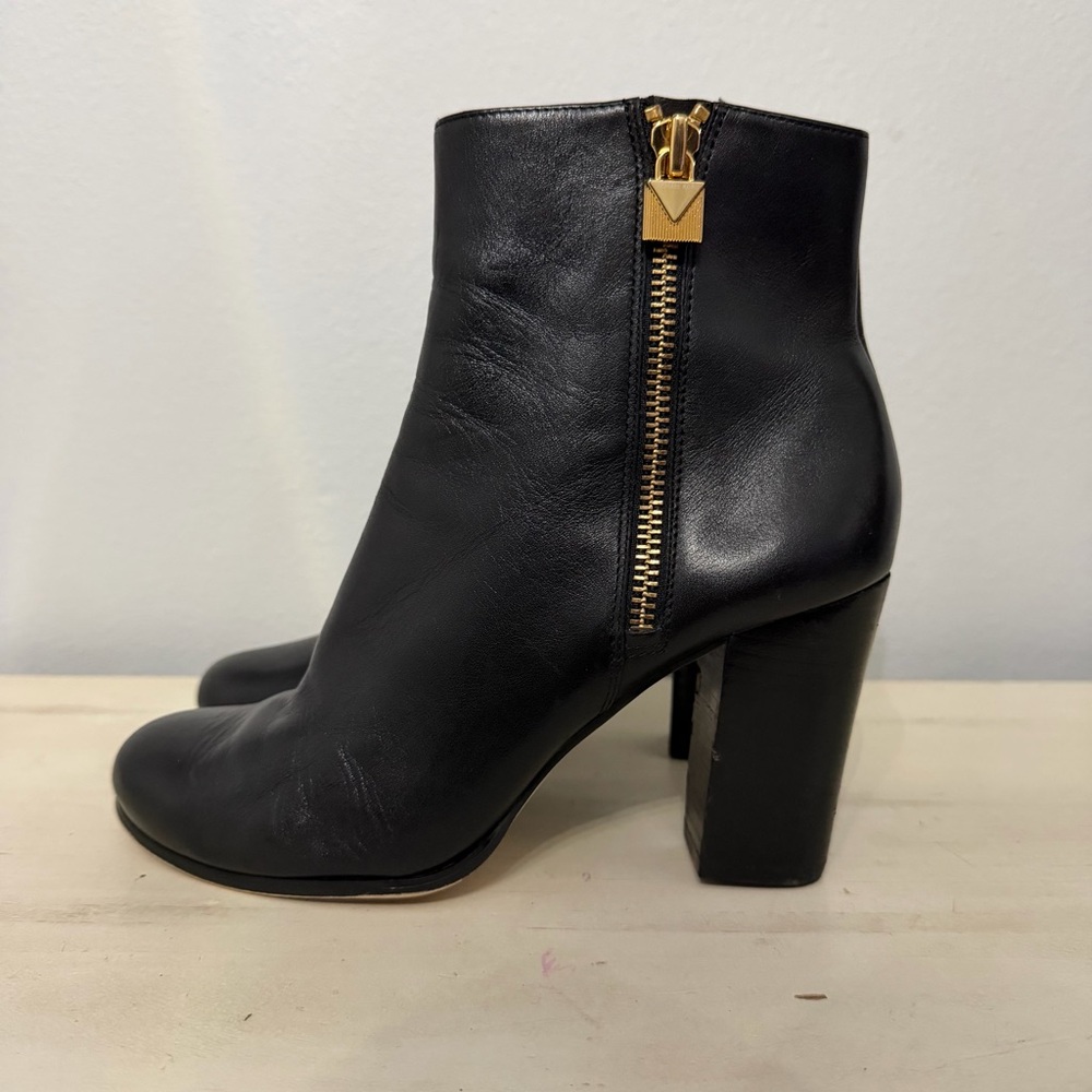 Michael Kors Black Leather Margaret Ankle Booties Size 8.5